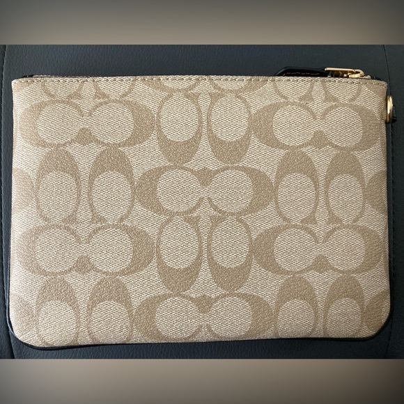 DEAL‼️Corner Zip Wristlet In Signature Canvas/ Pouch In Signature Canvas NWOT - Picture 9 of 12